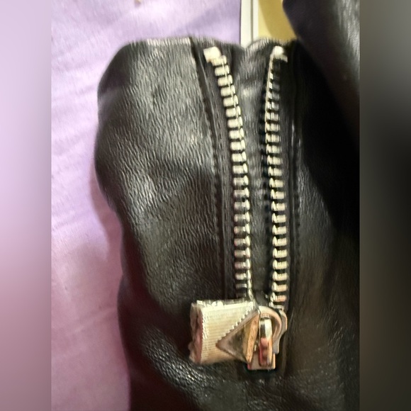 Michael Kors small Black Leather Gloves with Silver Zipper - Picture 3 of 10